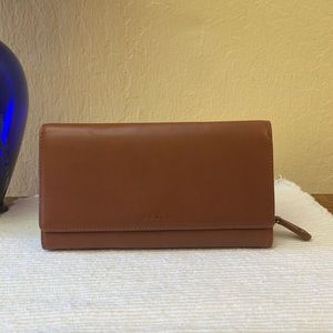 COACH trifold wallet excellent condition